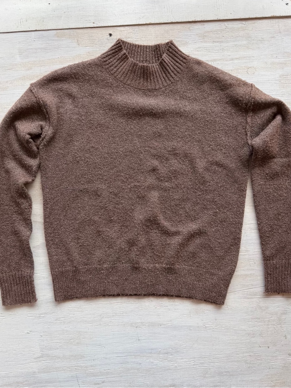 Em & Elle Brown Crewneck Sweater Women’s Small